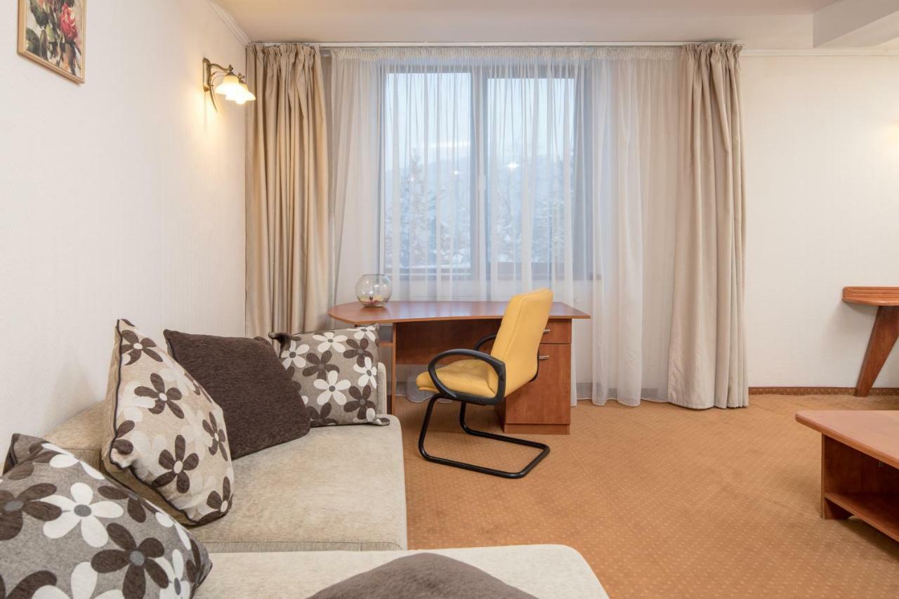 Hotel Rozmarin Predeal Ngoại thất bức ảnh