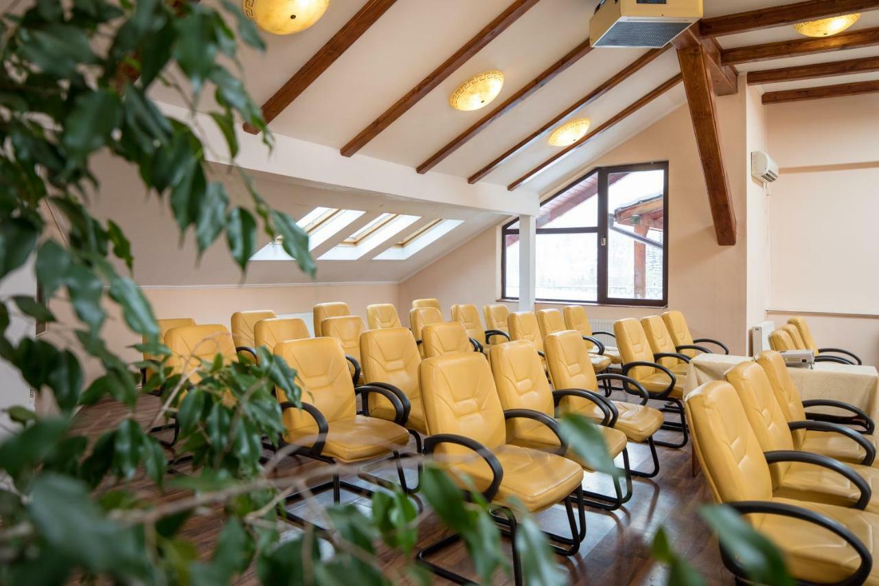 Hotel Rozmarin Predeal Ngoại thất bức ảnh