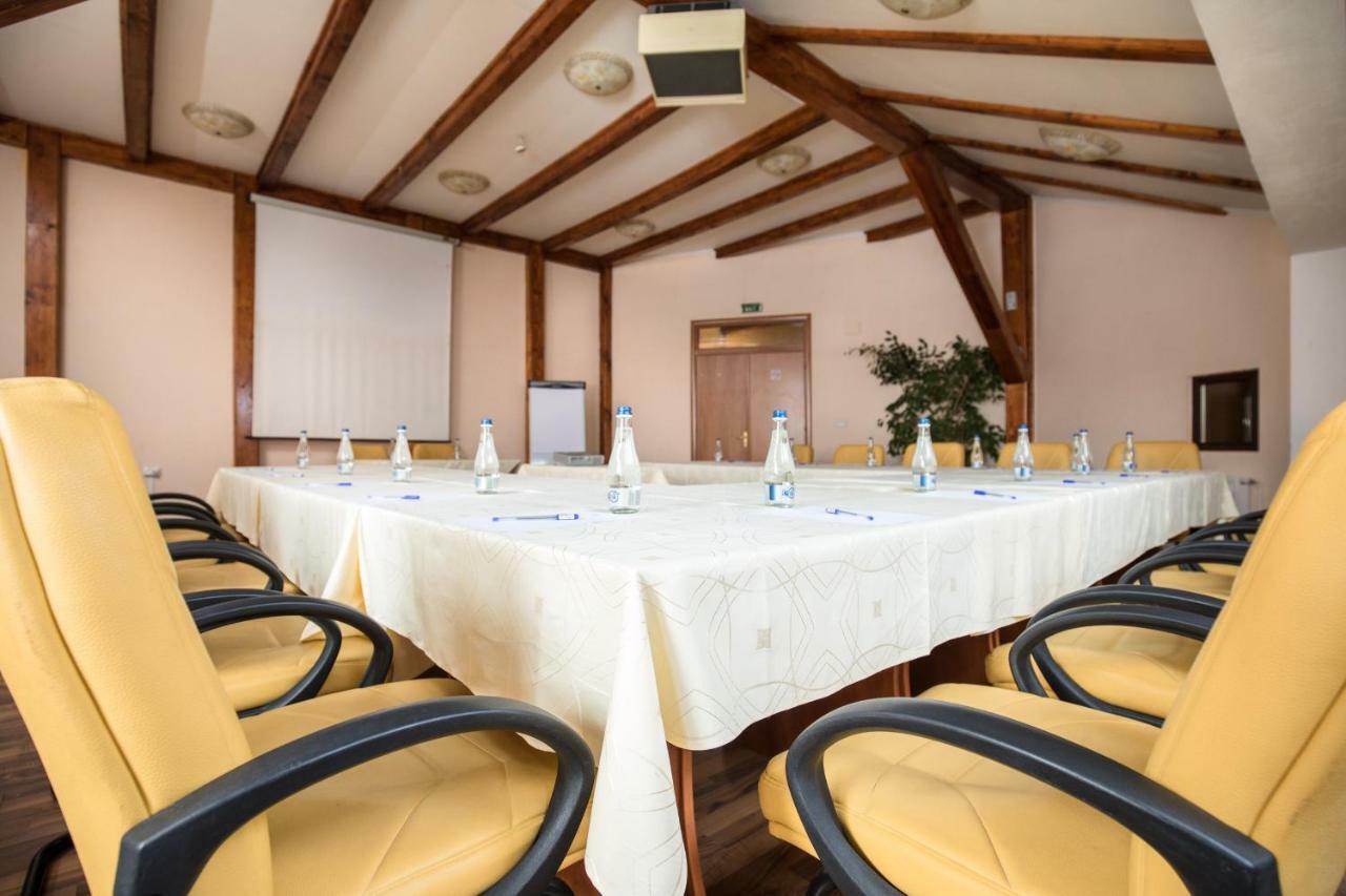 Hotel Rozmarin Predeal Ngoại thất bức ảnh