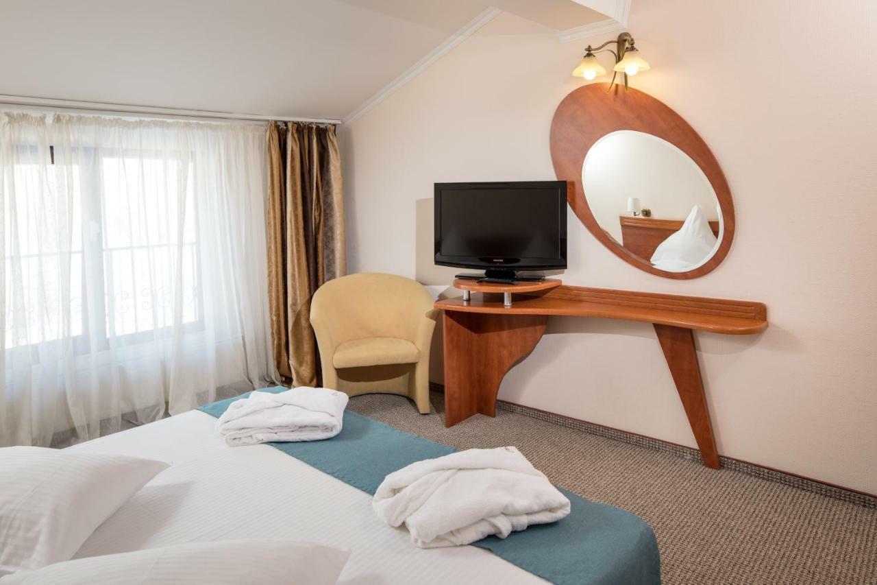 Hotel Rozmarin Predeal Ngoại thất bức ảnh