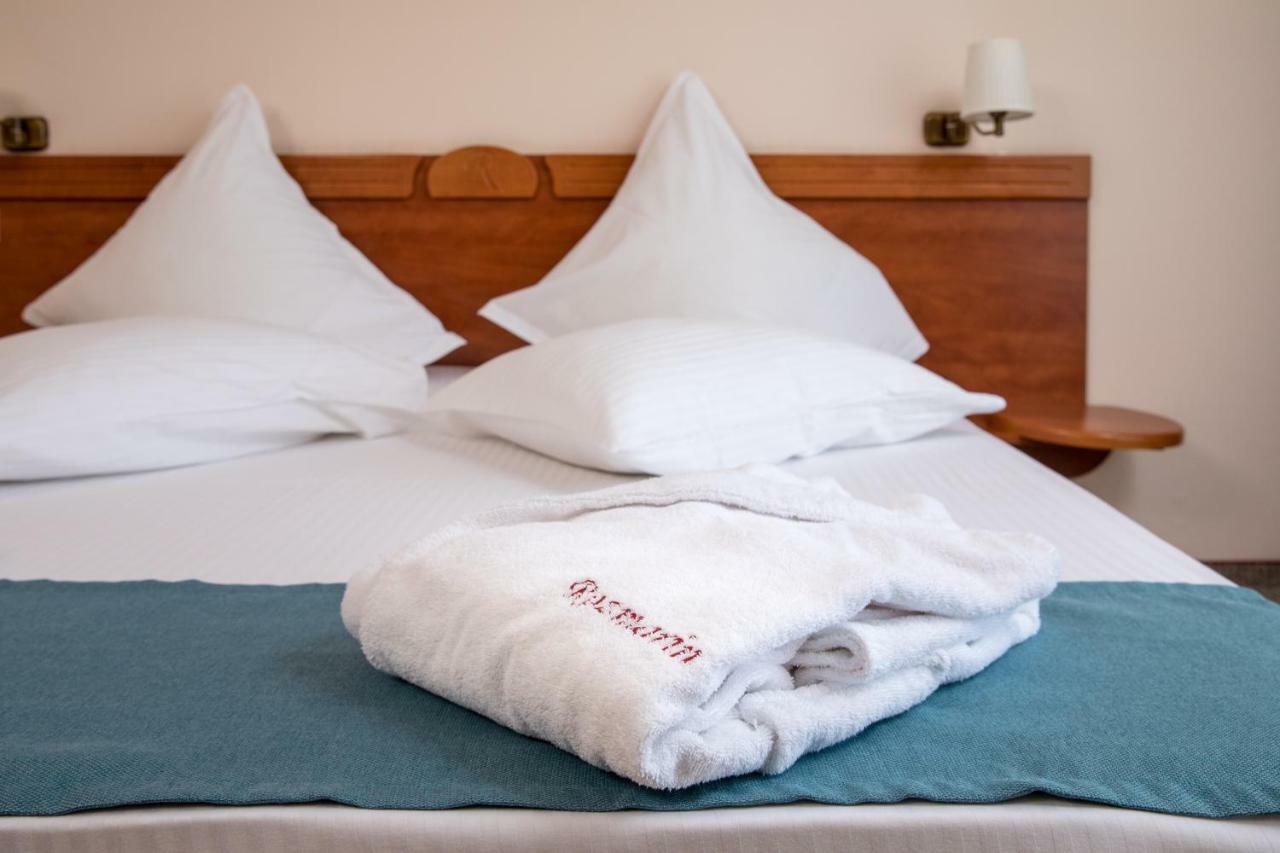 Hotel Rozmarin Predeal Ngoại thất bức ảnh